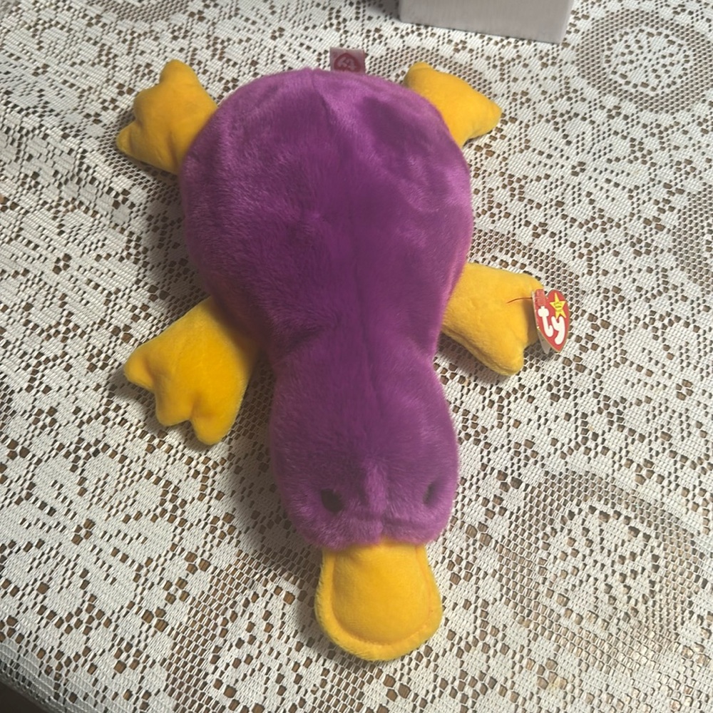 Ty Beanie Babies Patti the Platypus Plush Toy 14” long.